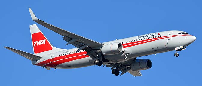 American Boeing 737-823 N915NN in retro TWA livery, Phoenix Sky Harbor, January 11, 2016